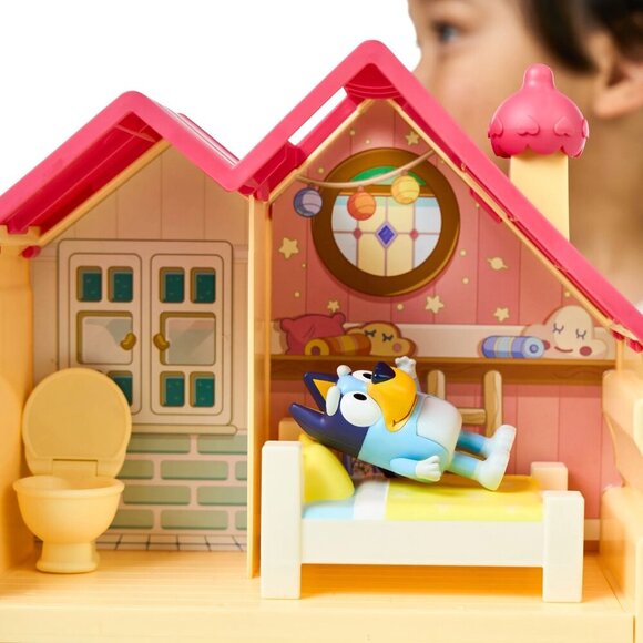 Bluey Mini Home Playset, Includes Bluey Figure W/ 5 Play Pieces Toddler Toy NWT - Picture 4 of 5